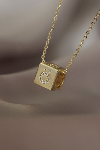 Küp Model Gold Renk Zirkon Taşlı Ö Harfli Kolye